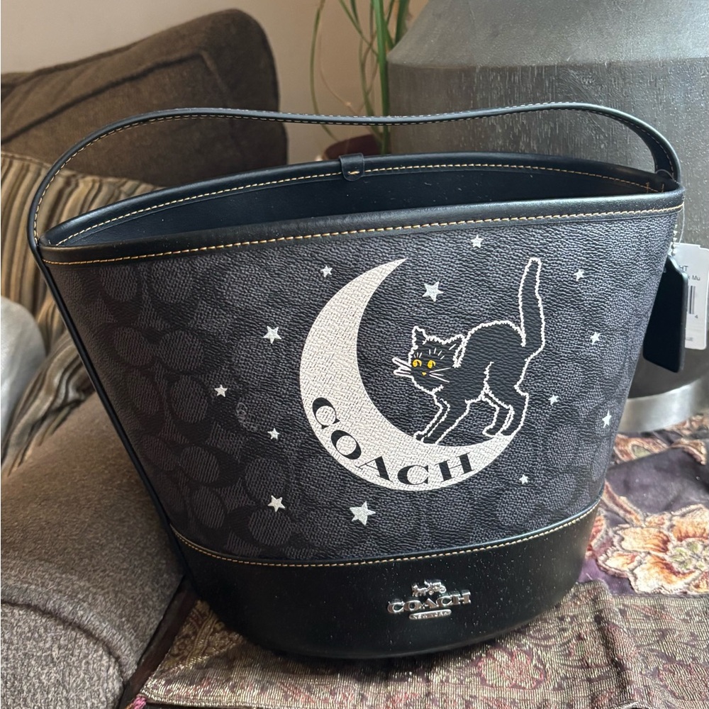 Authentic Coach Signature/Smooth leather w Celestial Cat Design bucket shoulder - Picture 2 of 15